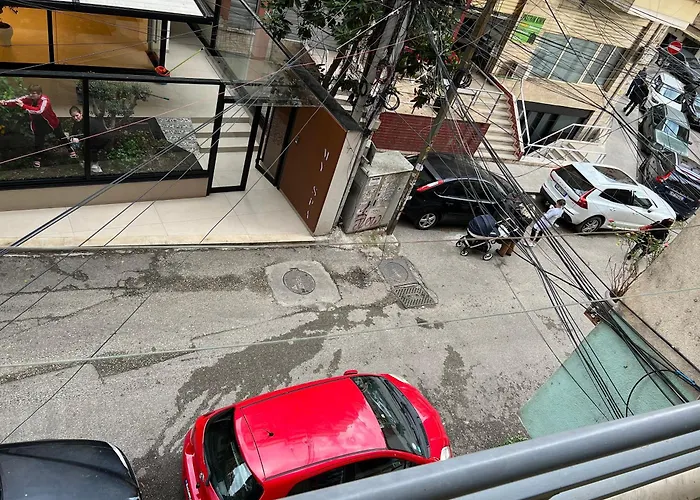 Art R Apartment טיראנה