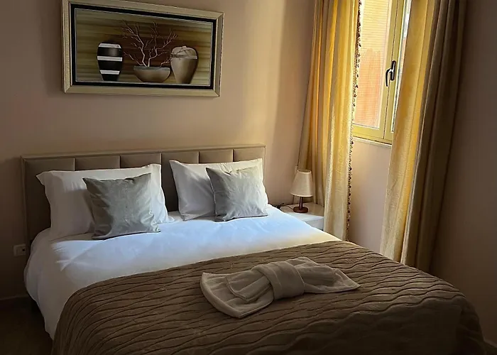 Art R Apartment טיראנה